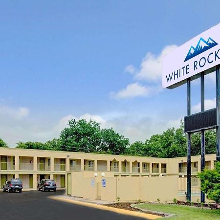 White Rock Inn Сан Маркос Екстериор снимка