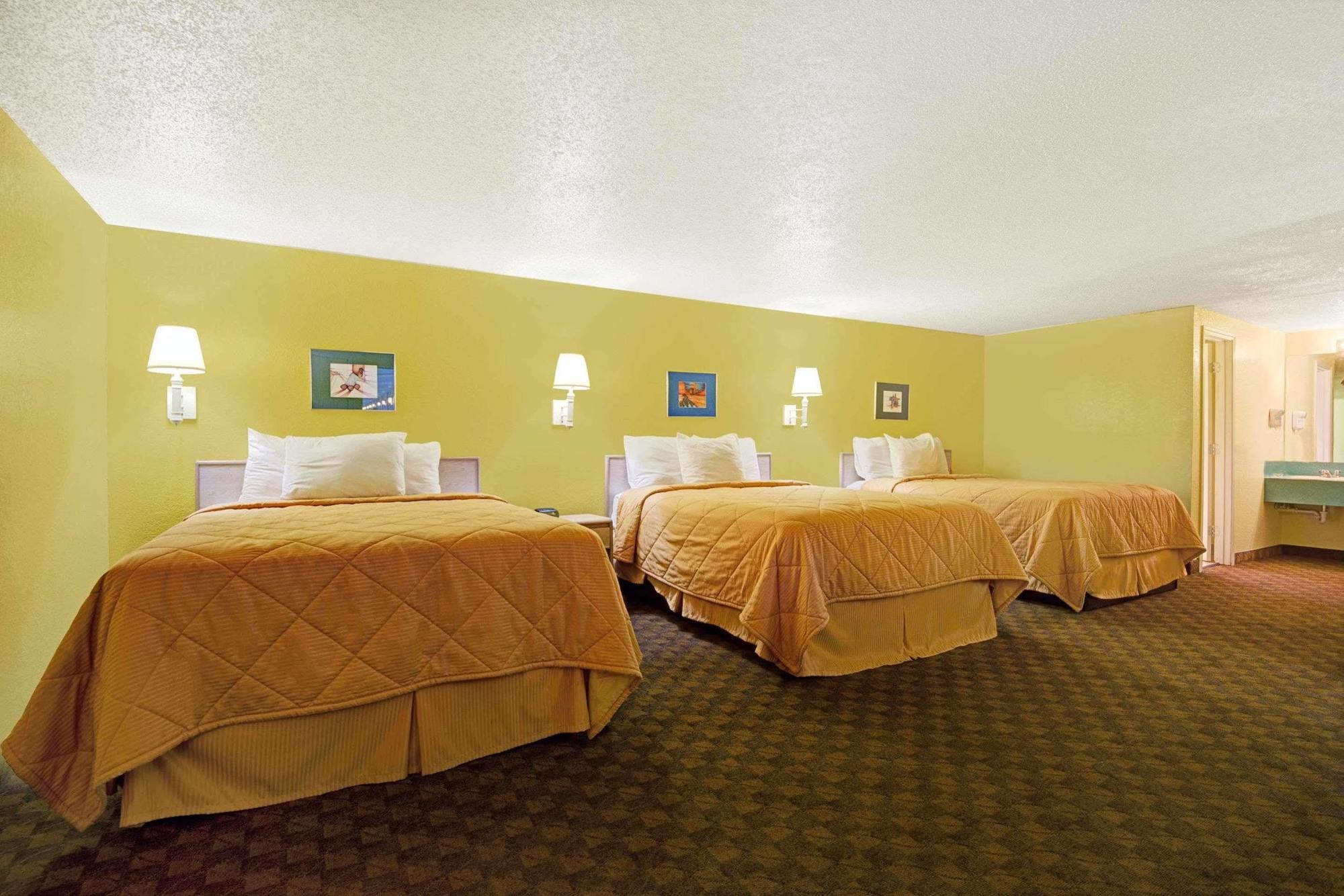 White Rock Inn Сан Маркос Екстериор снимка