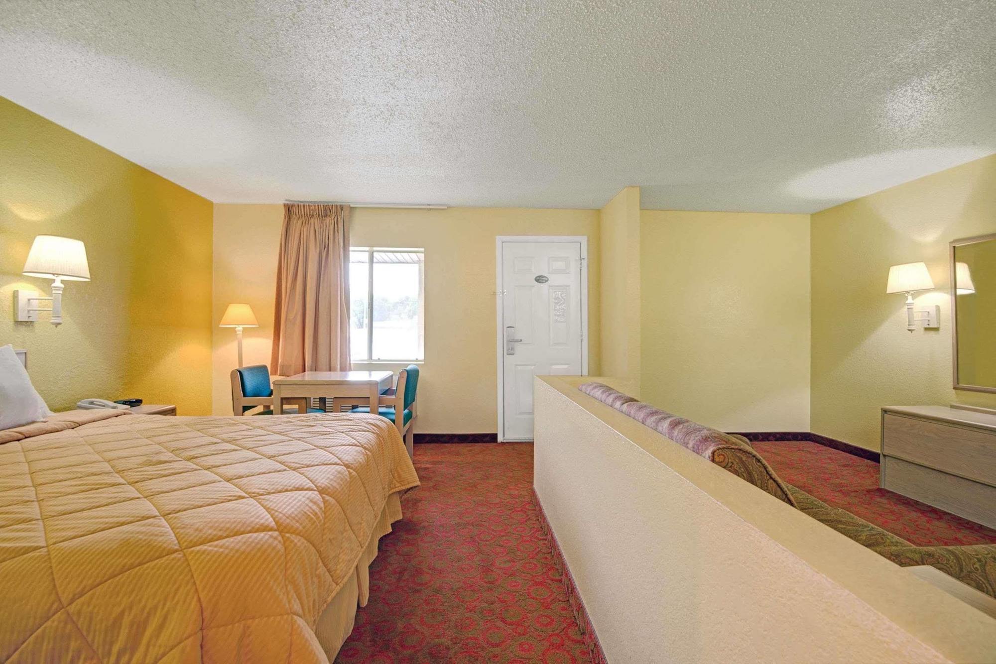 White Rock Inn Сан Маркос Екстериор снимка