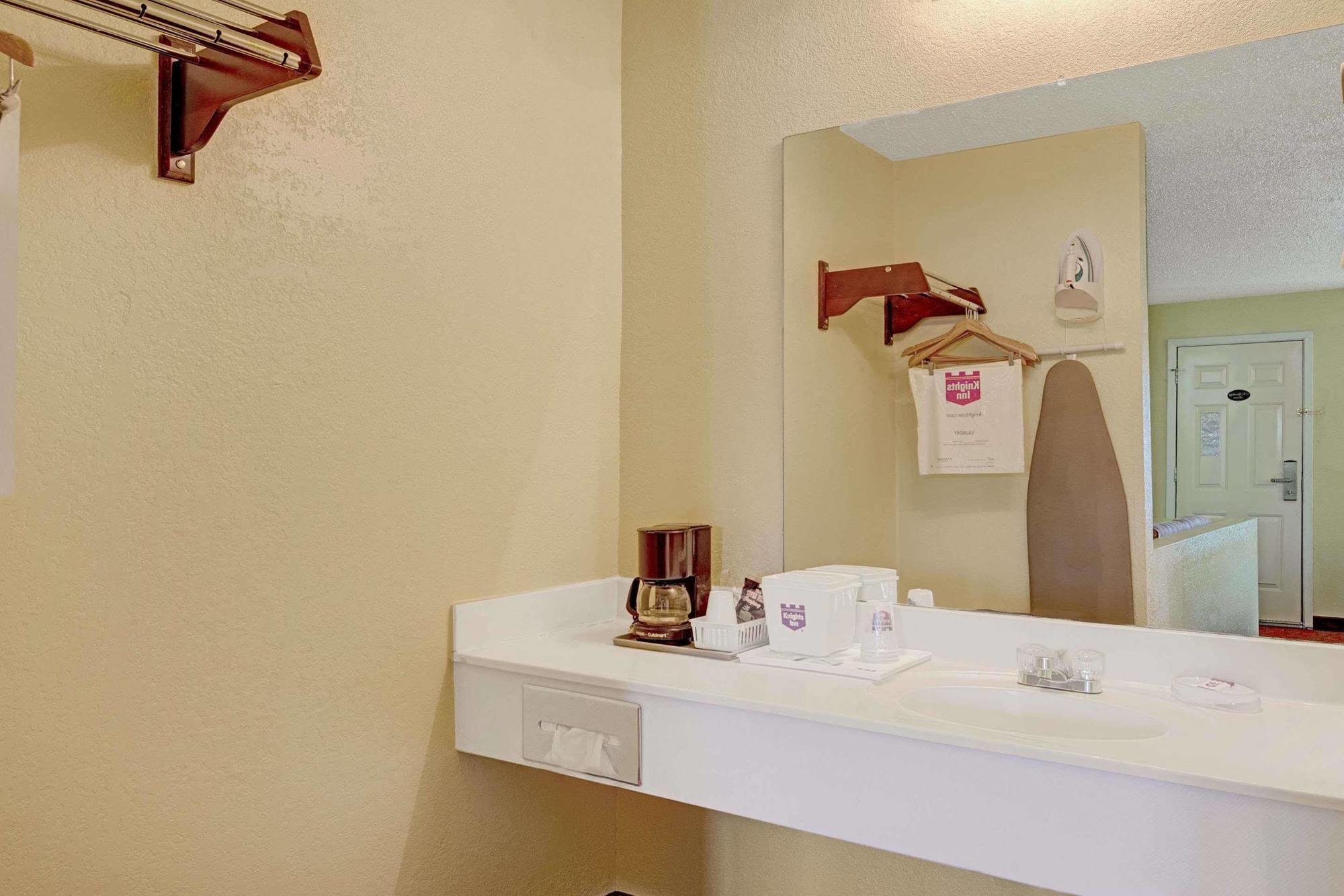 White Rock Inn Сан Маркос Екстериор снимка