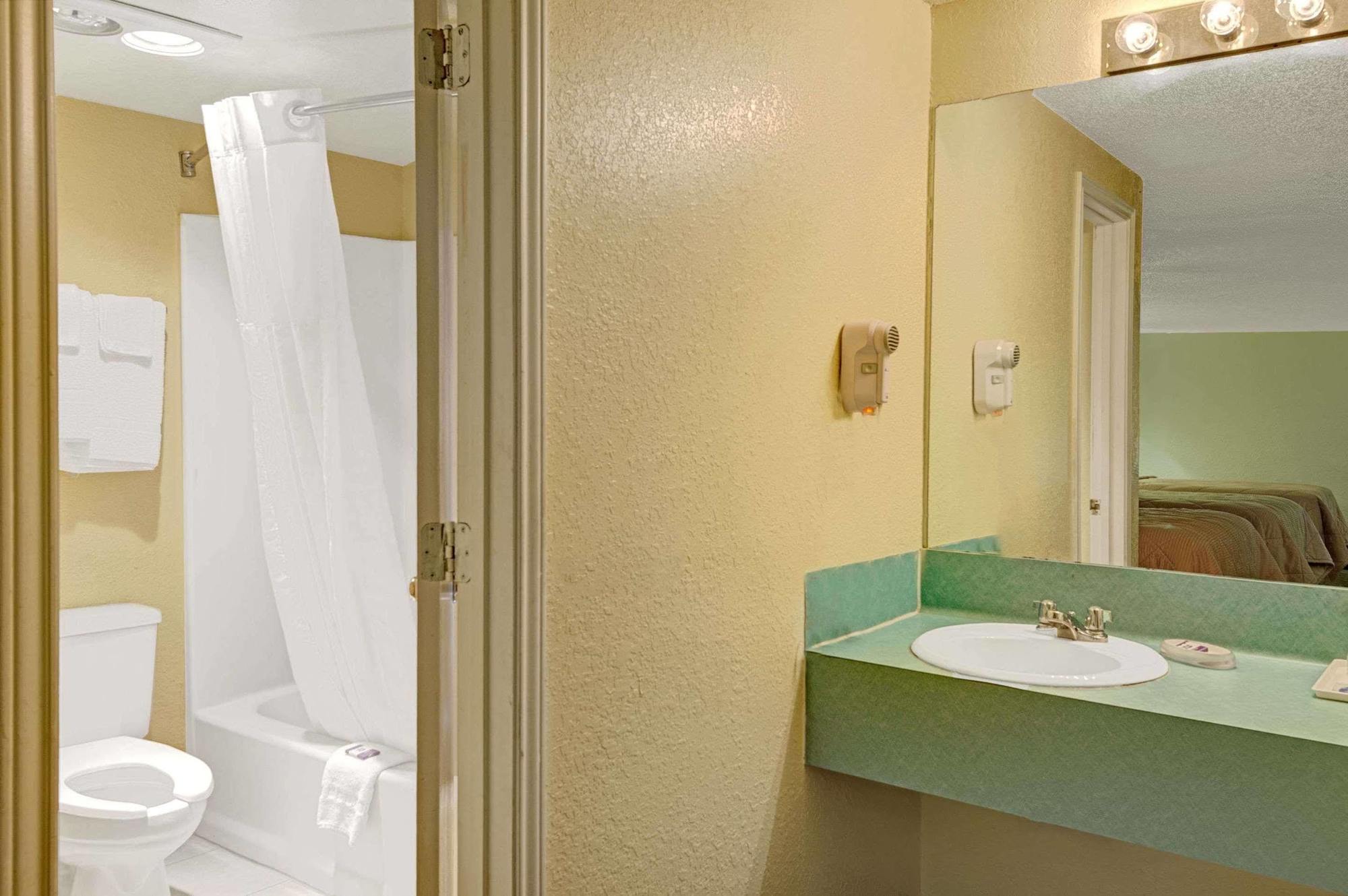 White Rock Inn Сан Маркос Екстериор снимка