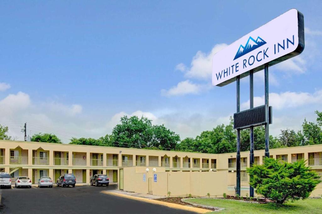 White Rock Inn Сан Маркос Екстериор снимка